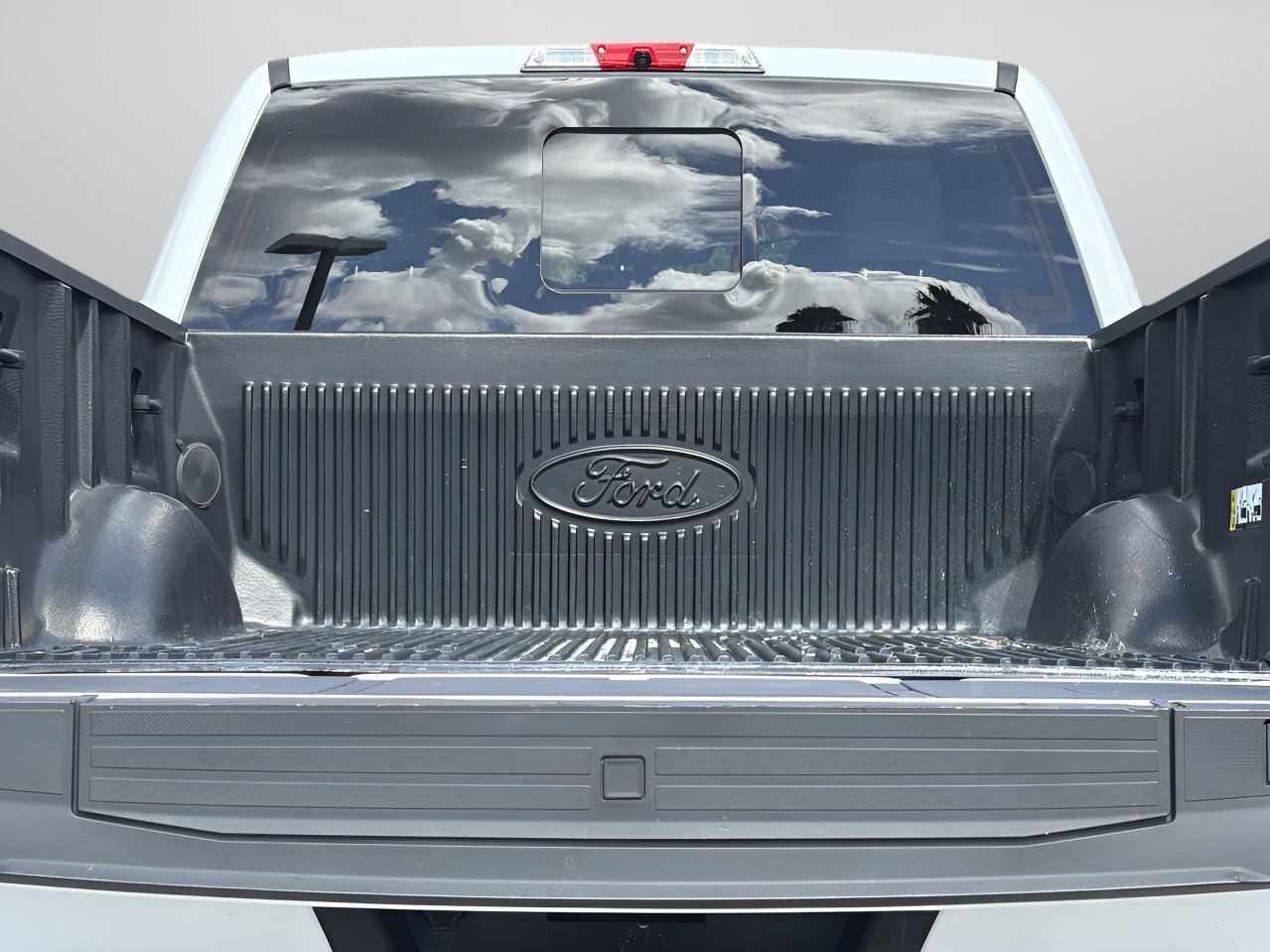 Used 2024 Ford F150 Lightning Lariat AWD/4WD image 8