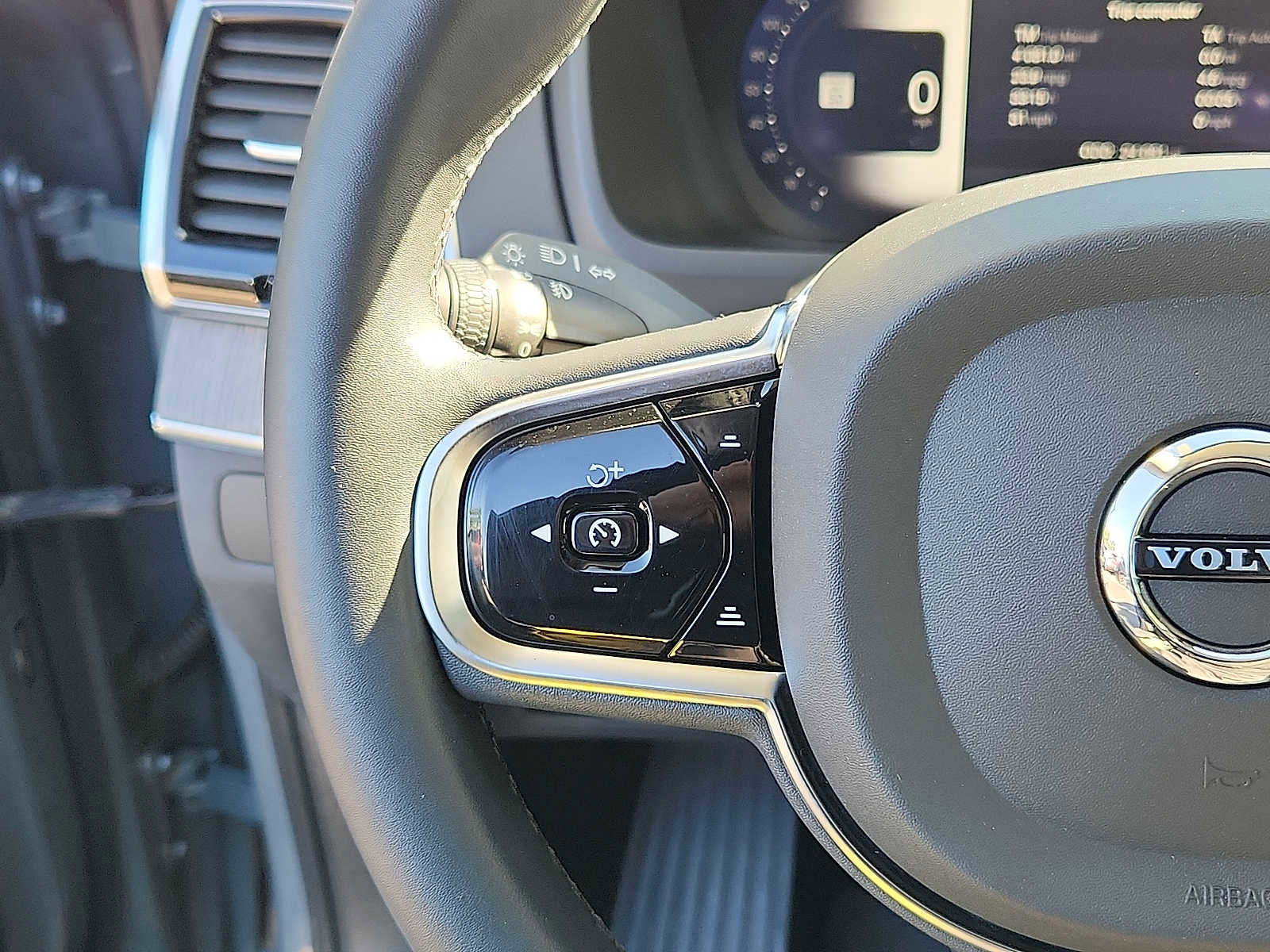 Certified 2023 Volvo XC90 B6 Ultimate w/ Protection Package Premier AWD/4WD image 20