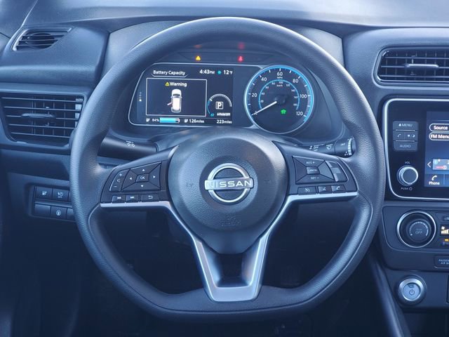 Used 2025 Nissan Leaf S image 22