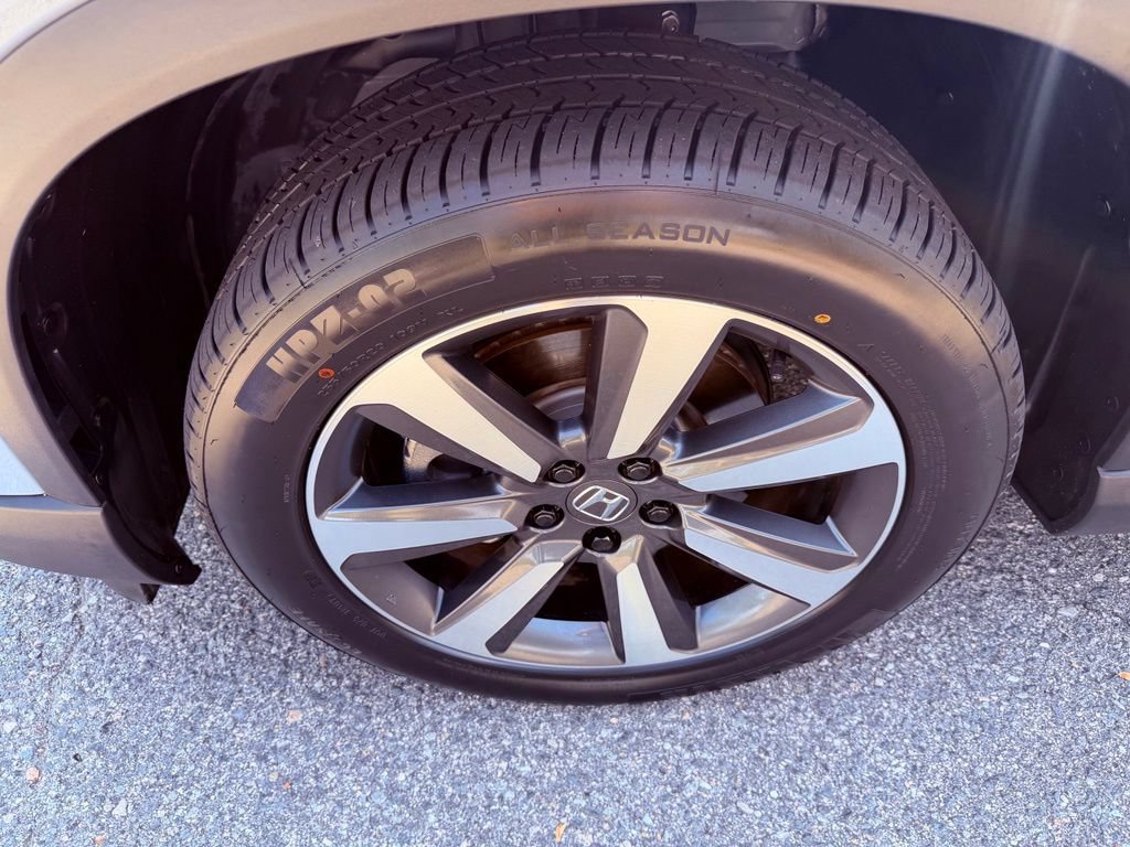 Used 2025 Honda Pilot Touring image 20