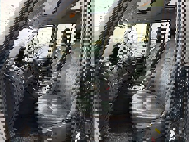 Used 2011 Land Rover LR4 HSE image 17