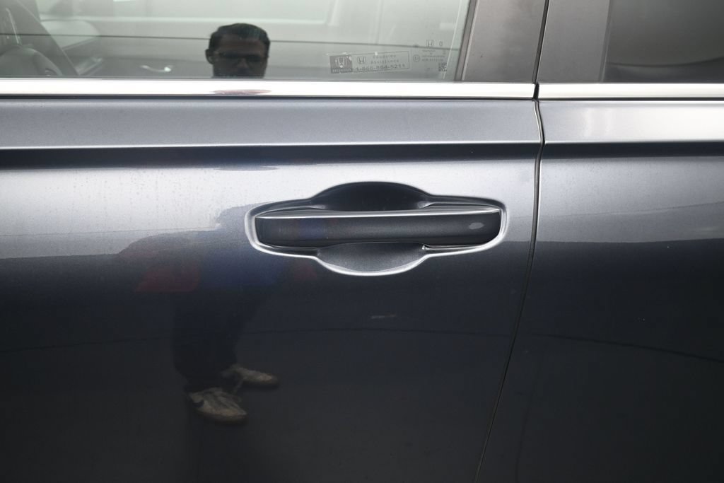 Used 2025 Honda CR-V LX image 13