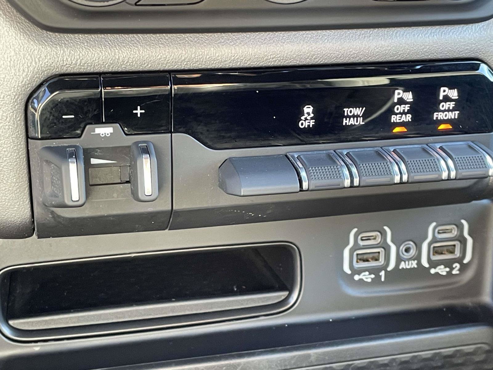 Used 2022 RAM 1500 Big Horn AWD/4WD image 5