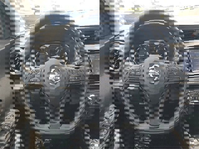 New 2025 Nissan Kicks Play S image 9