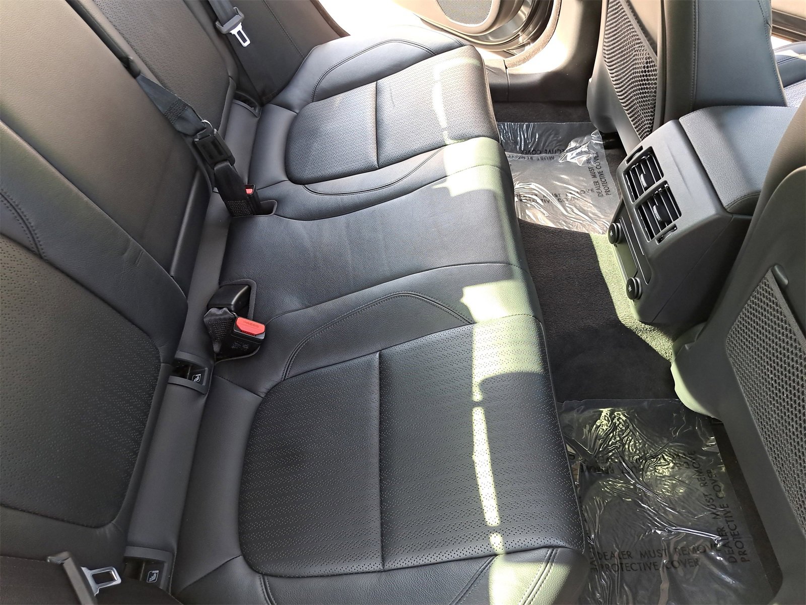 Used 2019 Jaguar XF Prestige image 11