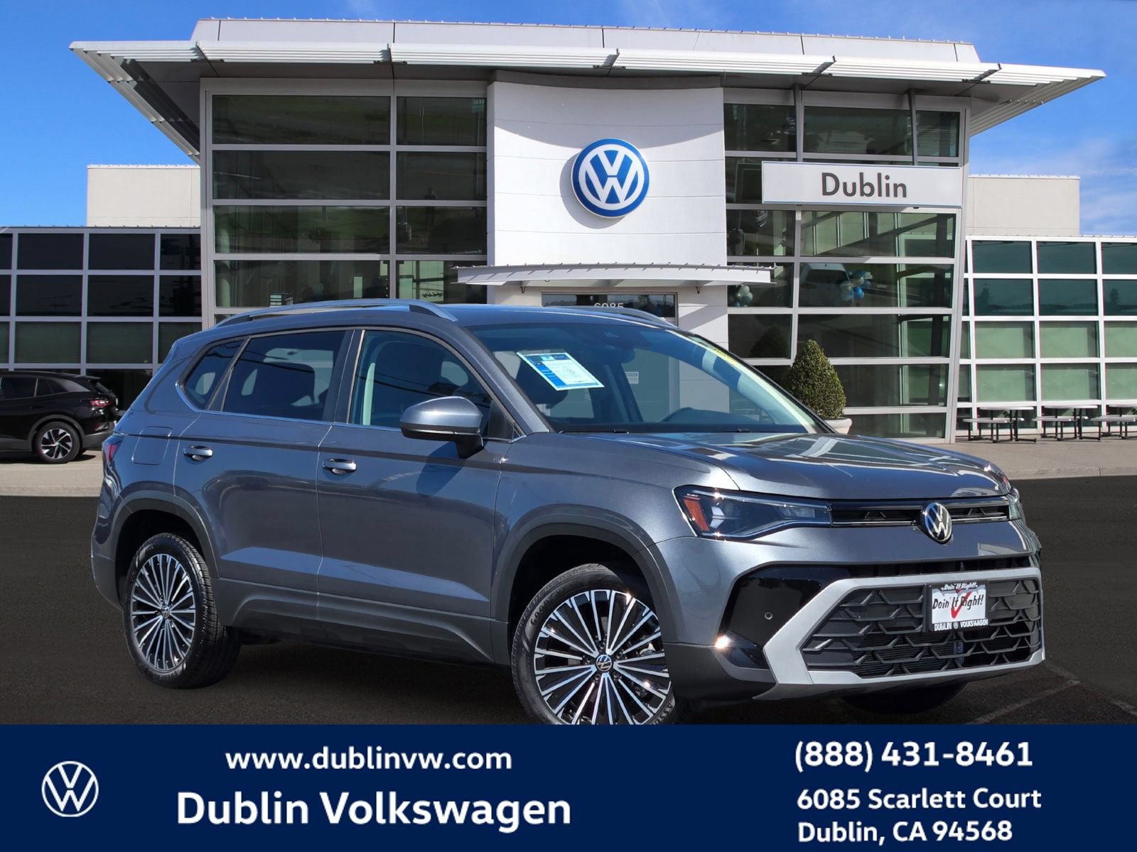 Certified 2025 Volkswagen Taos SE w/ Panoramic Sunroof Package FWD image 1