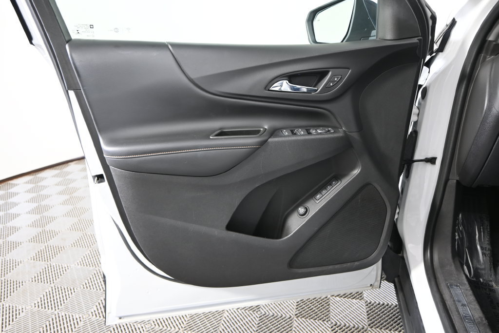 Used 2018 Chevrolet Equinox Premier FWD image 18