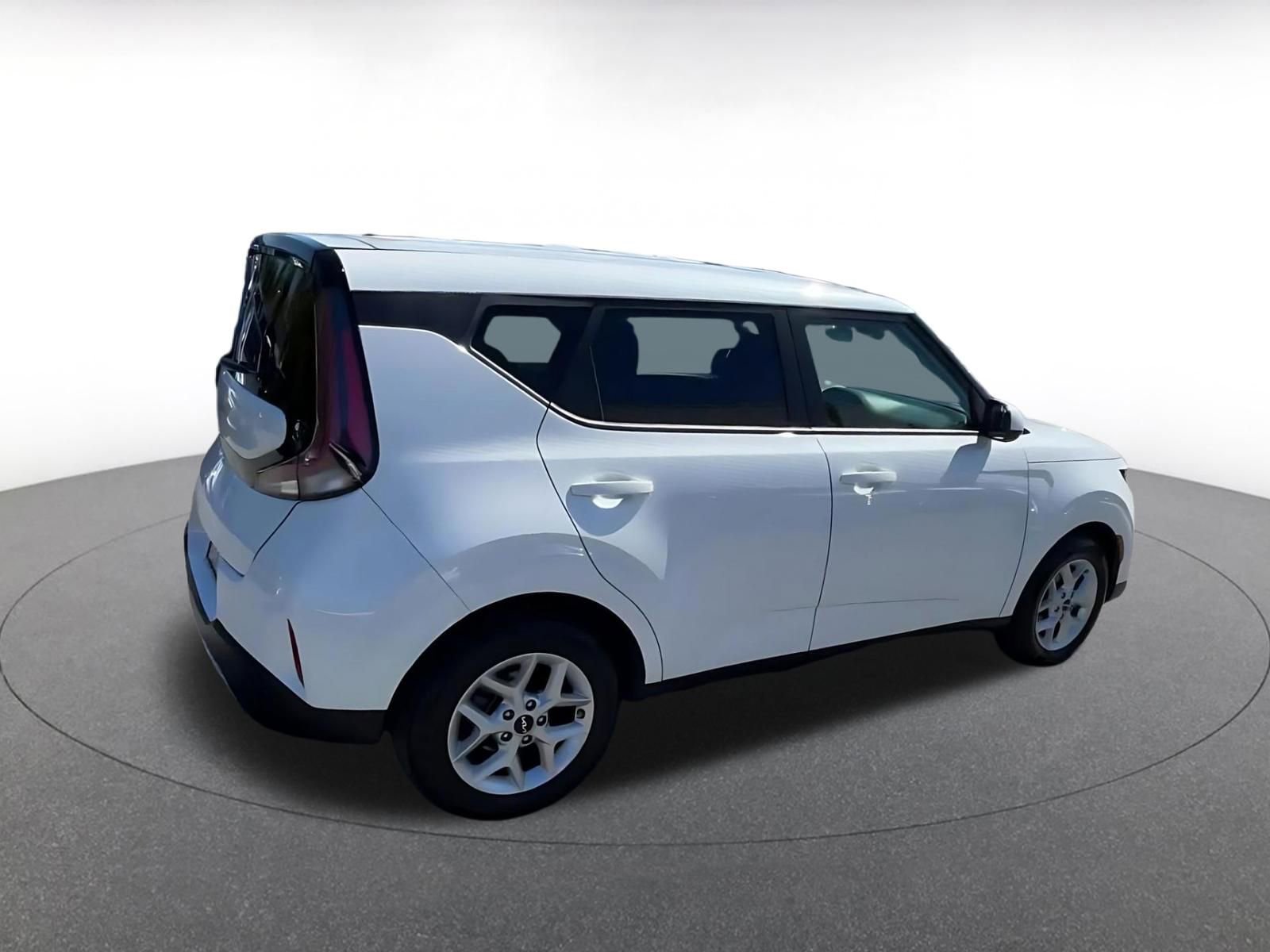 Used 2025 Kia Soul LX w/ LX Technology Package image 14