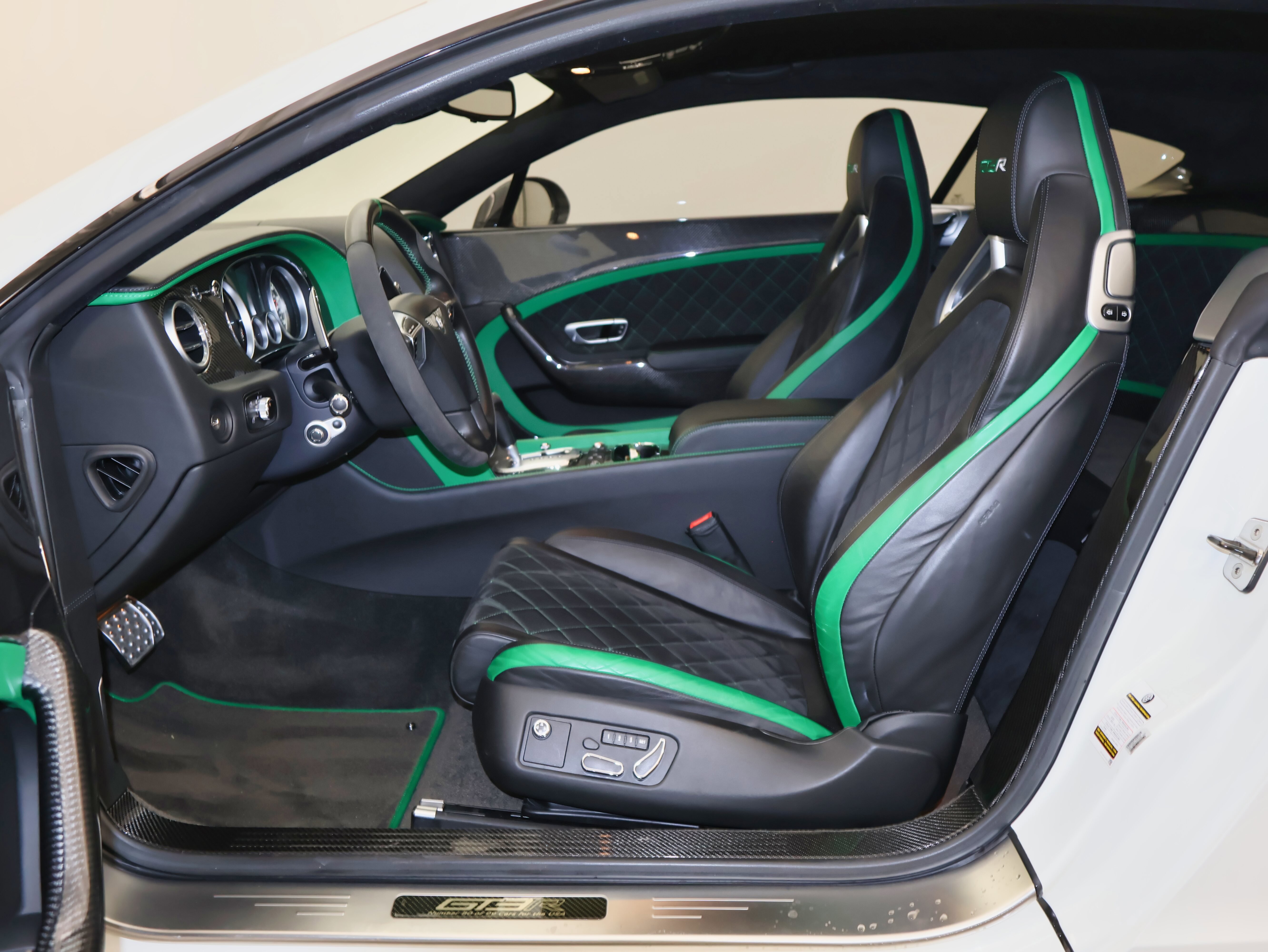 Used 2015 Bentley Continental GT3-R image 19