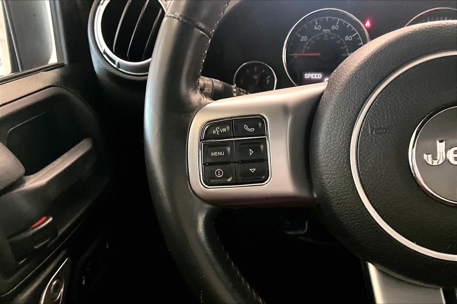 Used 2013 Jeep Wrangler Unlimited Rubicon AWD/4WD image 21