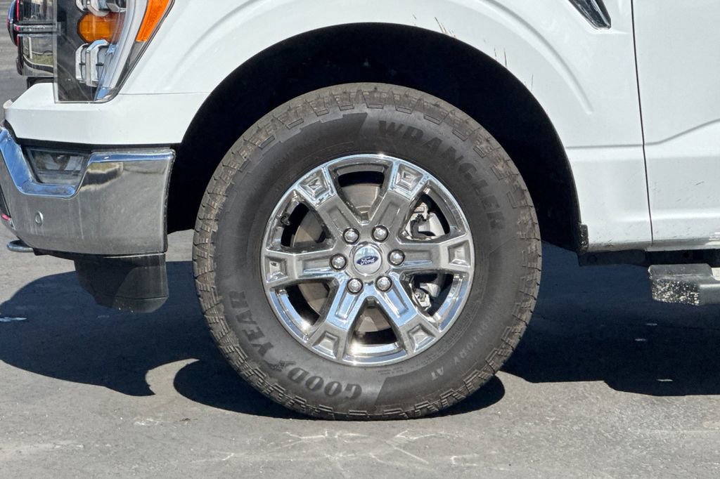 Used 2023 Ford F150 Lariat w/ Trailer Tow Package image 26