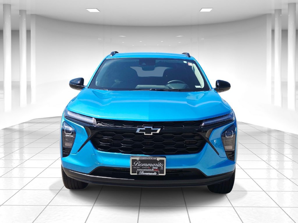 Used 2026 Chevrolet Trax LT w/ Driver Confidence Package FWD image 8