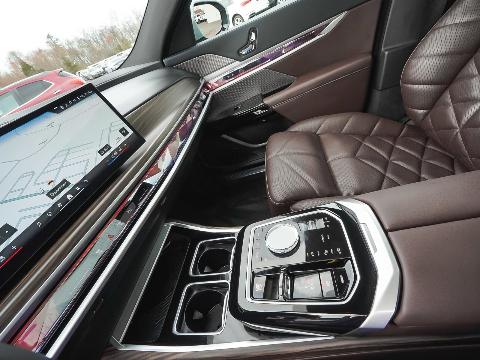 Used 2025 BMW 740i xDrive AWD/4WD image 32