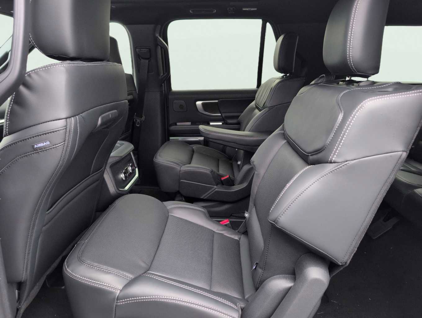 New 2025 Ford Expedition Max Platinum w/ Stealth Performance Package image 9