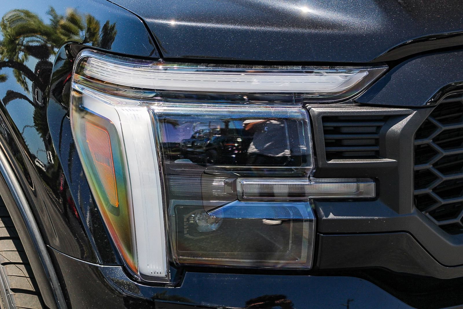 New 2025 Ford F150 Lariat w/ Equipment Group 502A High image 4