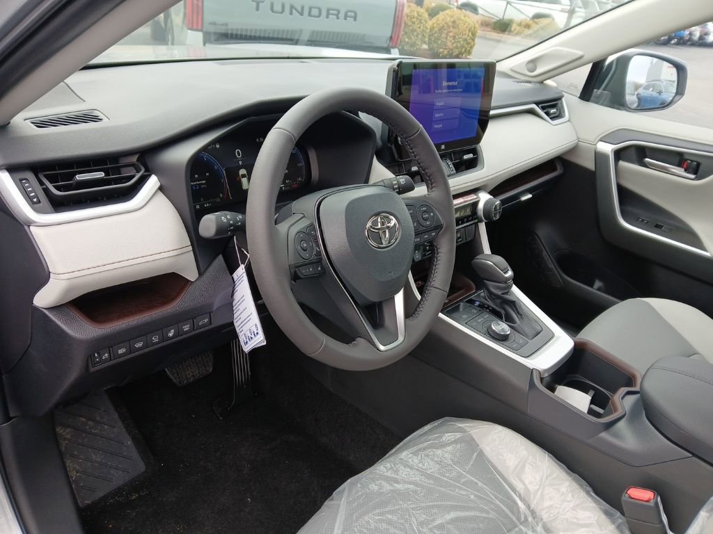New 2025 Toyota RAV4 Limited image 7