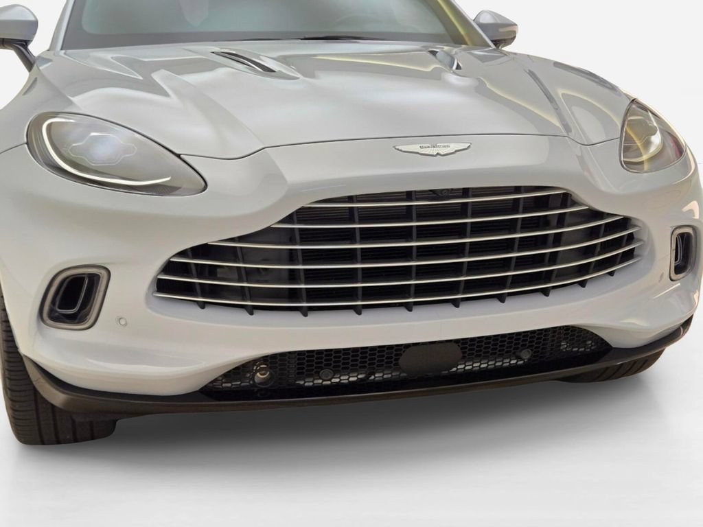 Used 2022 Aston Martin DBX AWD/4WD image 4