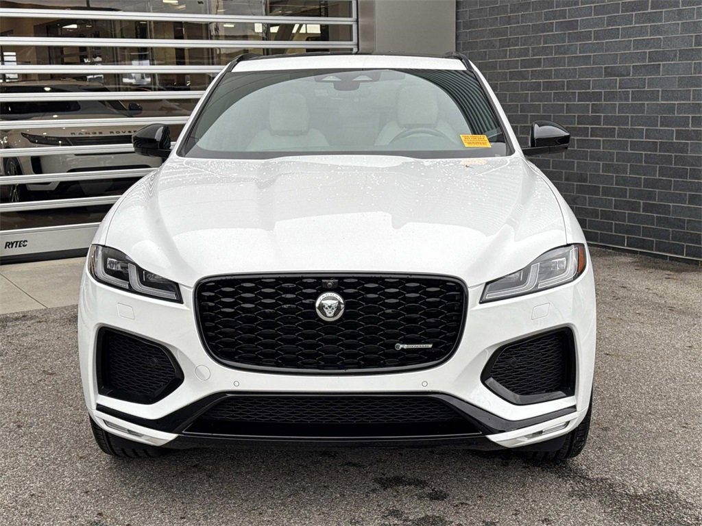 Used 2025 Jaguar F-PACE R-Dynamic S image 2