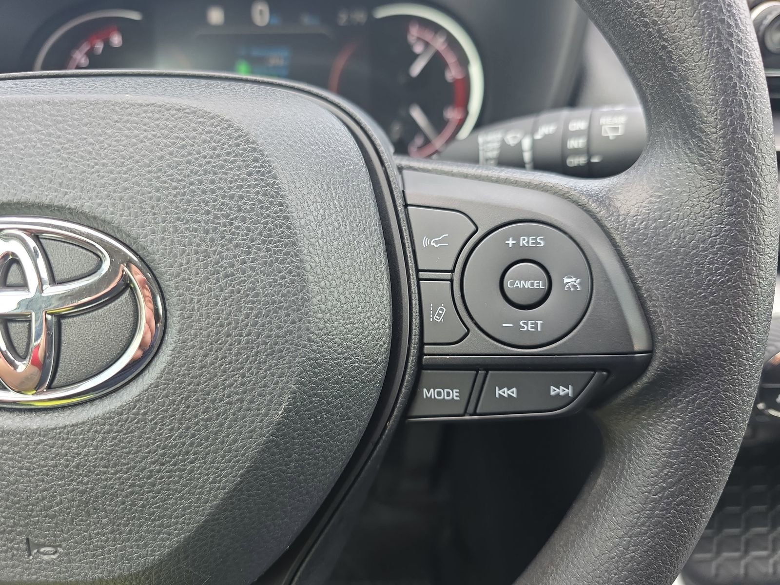 Used 2024 Toyota RAV4 XLE w/ Convenience Package image 18