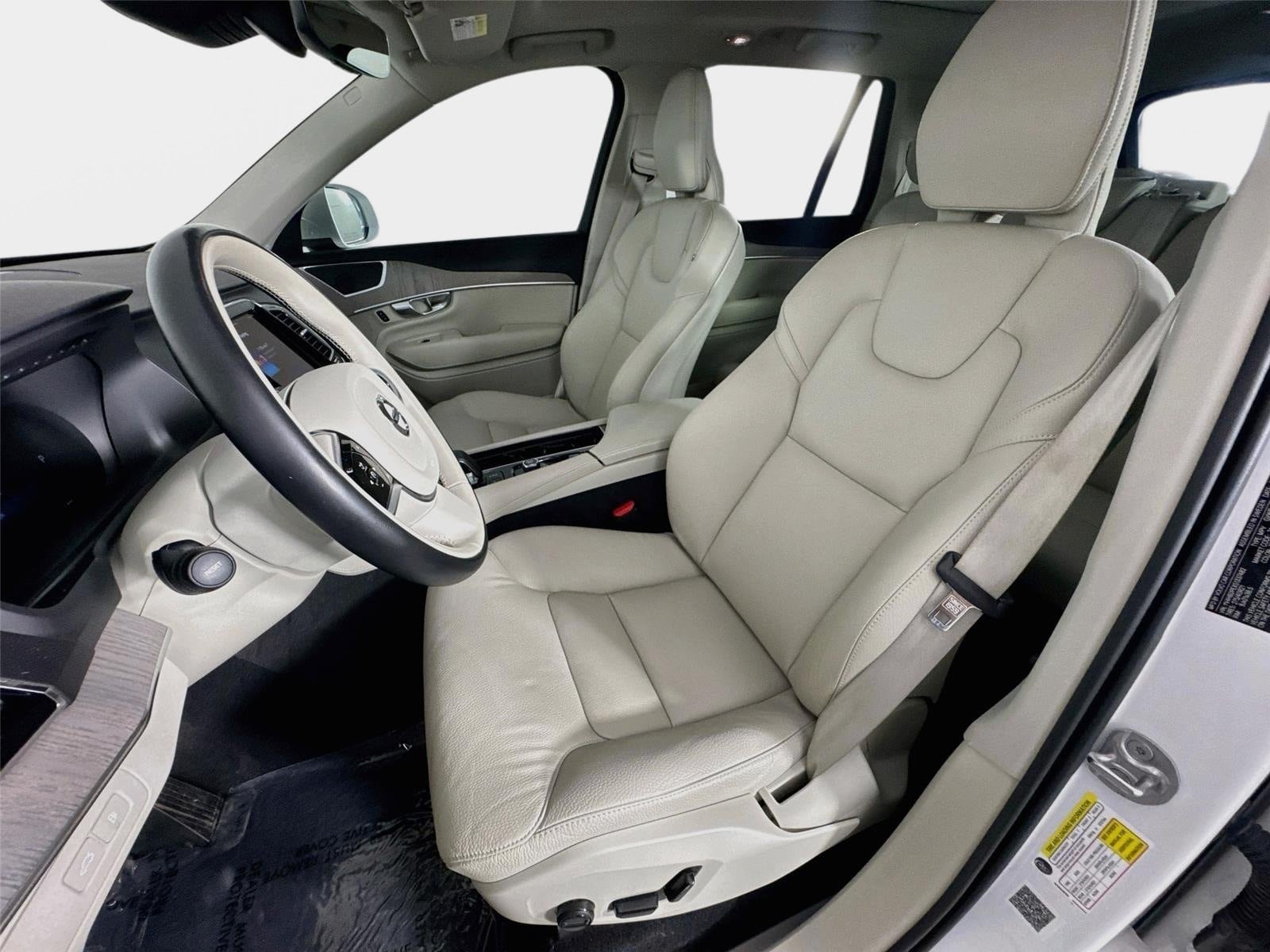 Used 2025 Volvo XC90 T8 Plus w/ Protection Package Premier AWD/4WD image 12