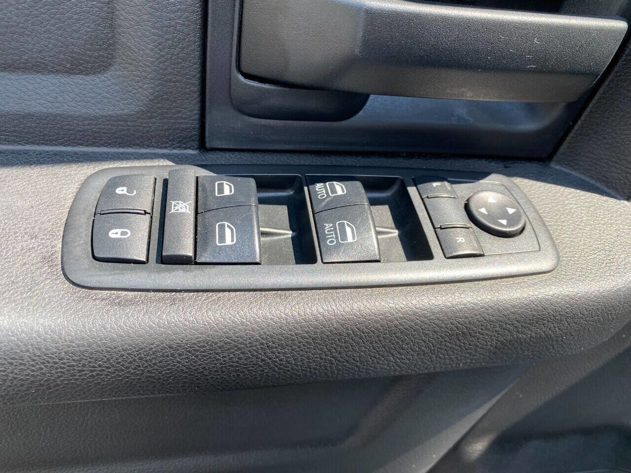 Used 2018 RAM 2500 Tradesman image 12