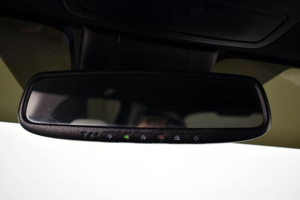 Used 2025 Toyota Sienna XSE w/ XSE Plus Package image 32