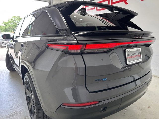 Used 2024 Jeep Wagoneer Launch Edition image 9