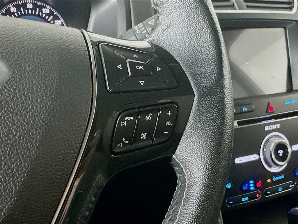 Used 2018 Ford Explorer Platinum image 26