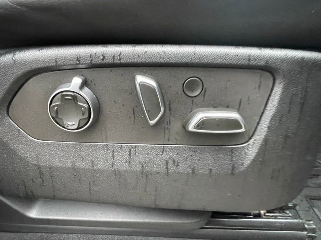 Certified 2022 Cadillac Escalade Sport Platinum w/ LPO, ONYX Package image 14