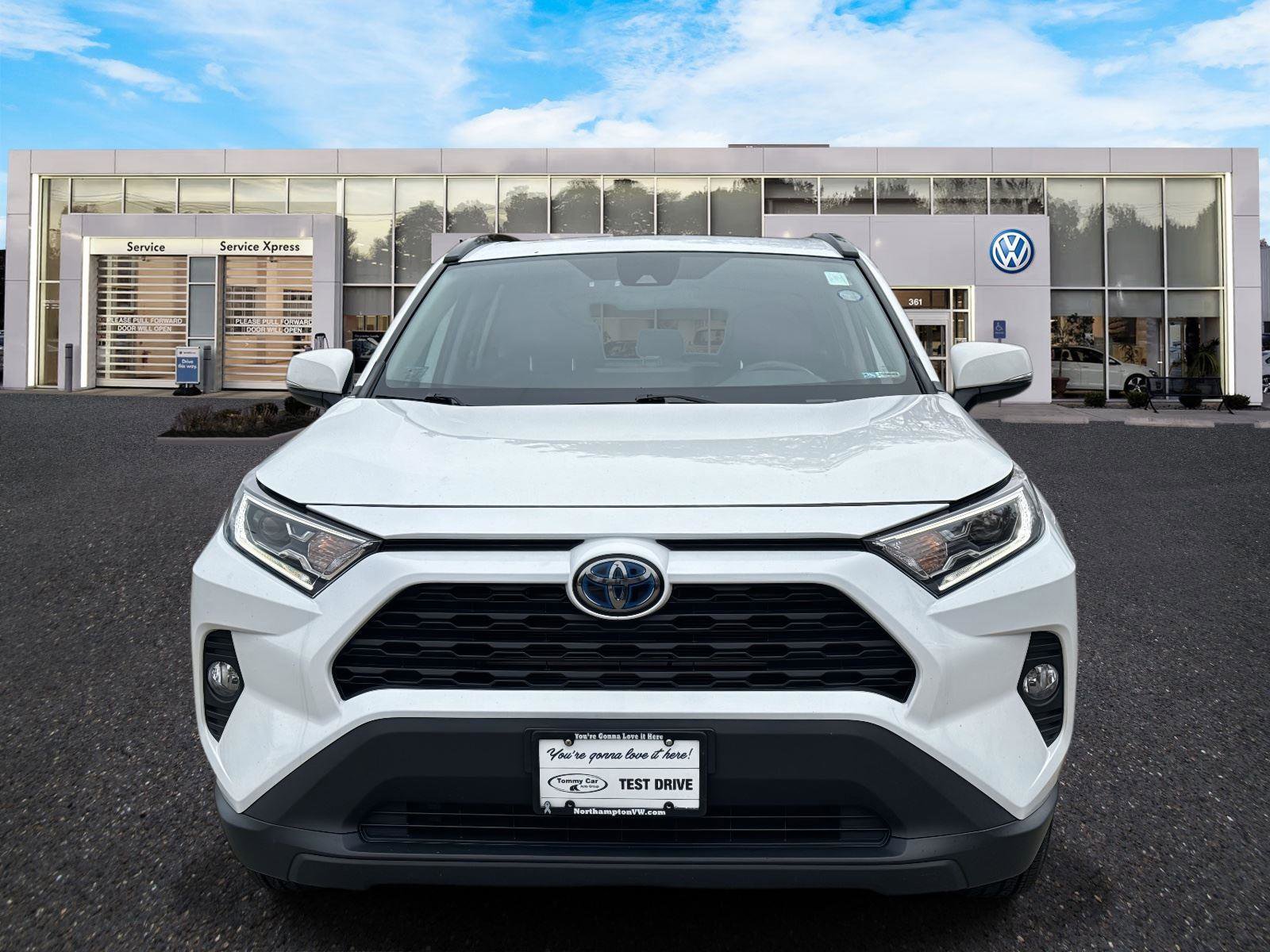 Used 2021 Toyota RAV4 XLE image 2