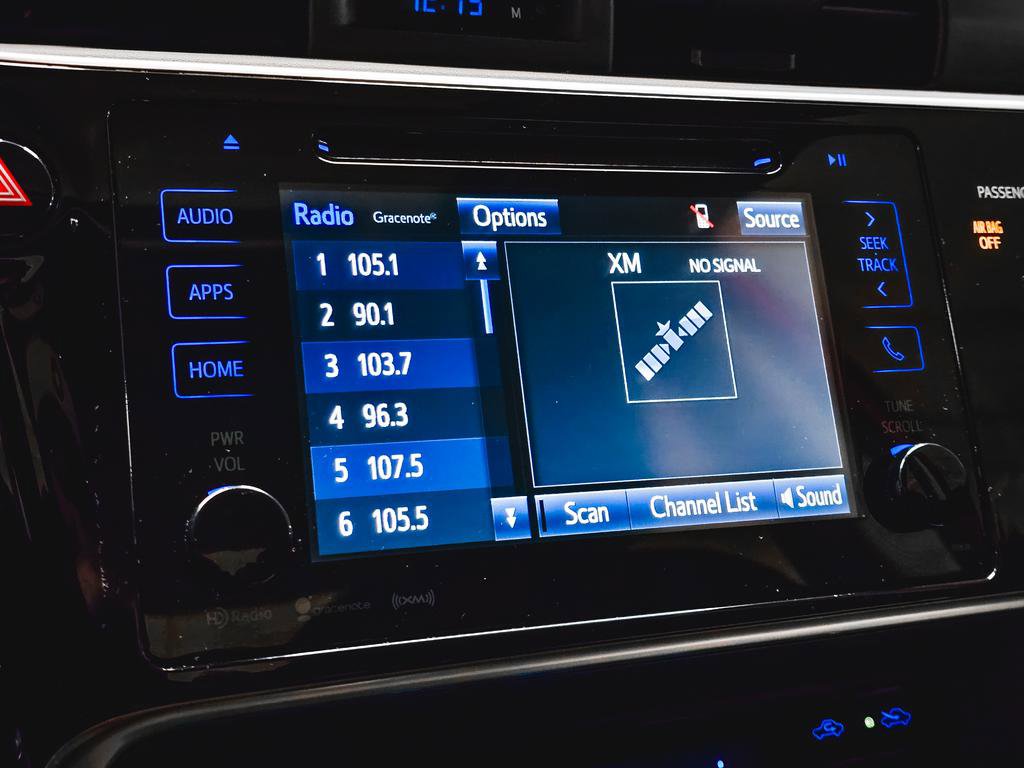 Used 2017 Toyota Corolla LE w/ LE Premium Package w/Moonroof FWD image 27