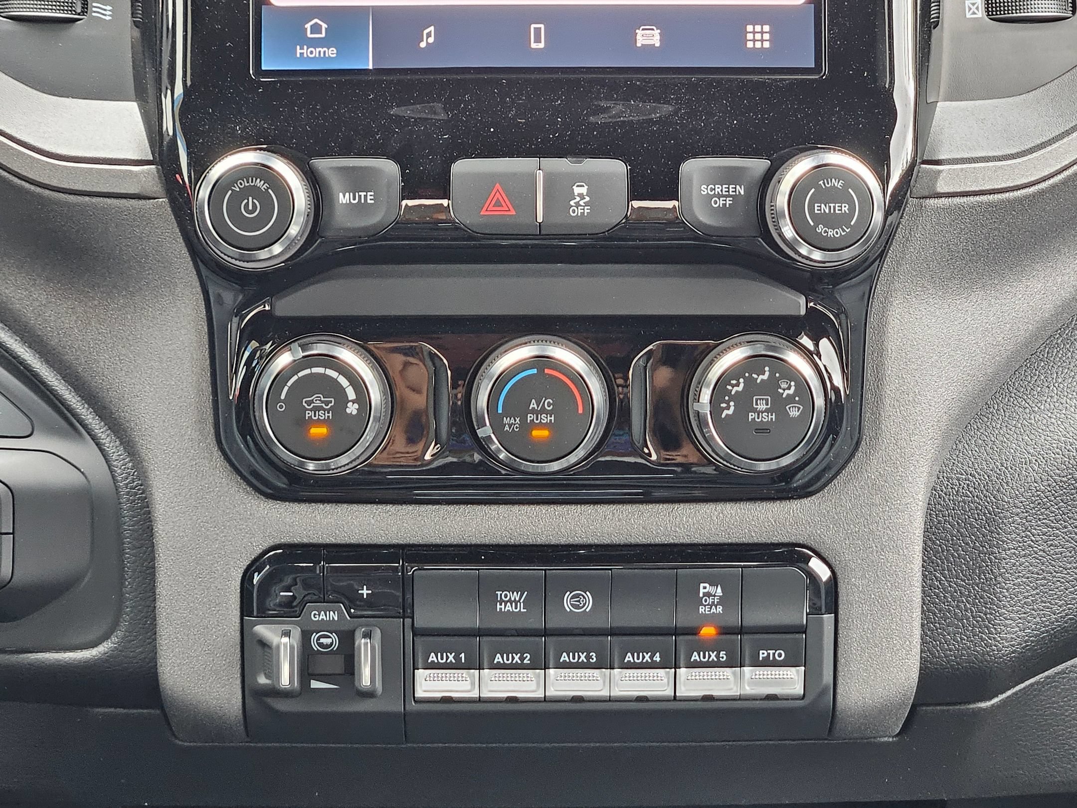 New 2026 RAM 3500 Tradesman w/ Chrome Appearance Group A AWD/4WD image 11