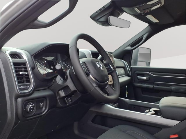 New 2026 RAM 3500 Big Horn AWD/4WD image 8