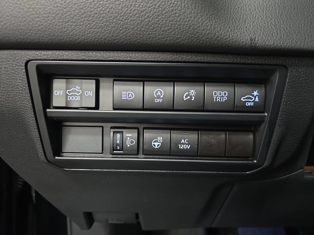 Used 2024 Toyota Tundra Limited AWD/4WD image 28