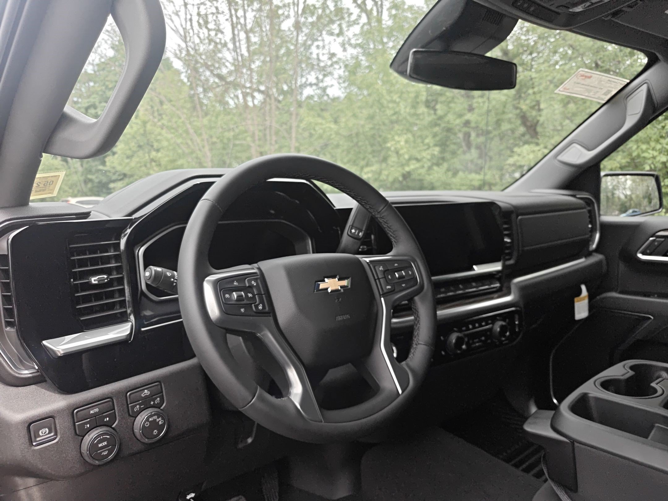 Certified 2026 Chevrolet Silverado 1500 LT AWD/4WD image 4