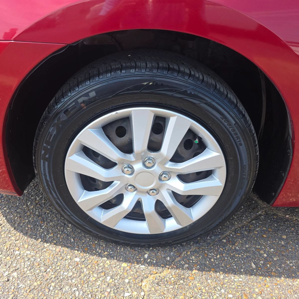 Used 2014 Nissan Sentra SV w/ SV Driver Package FWD image 9