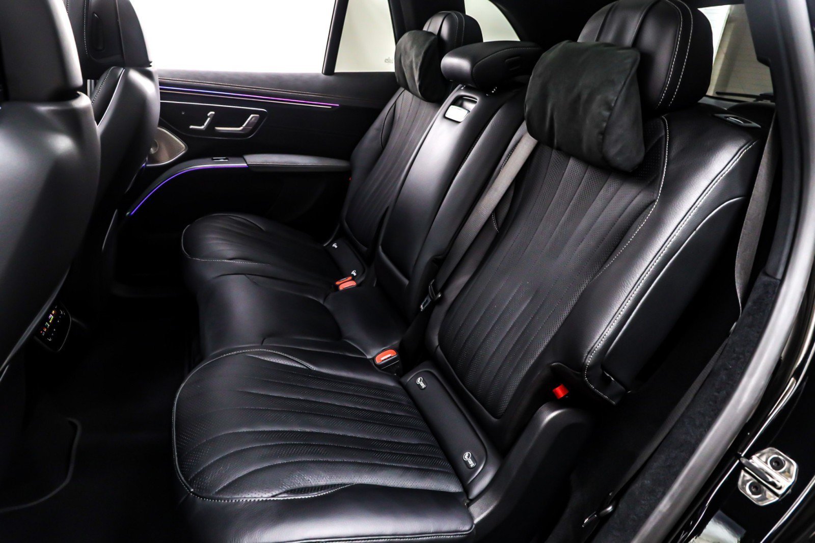 New 2026 Mercedes-Benz EQS 400 4MATIC SUV image 4