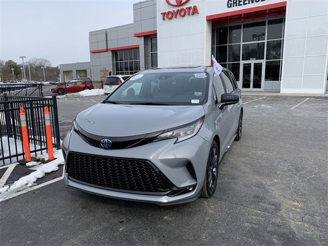 Used 2025 Toyota Sienna XSE
