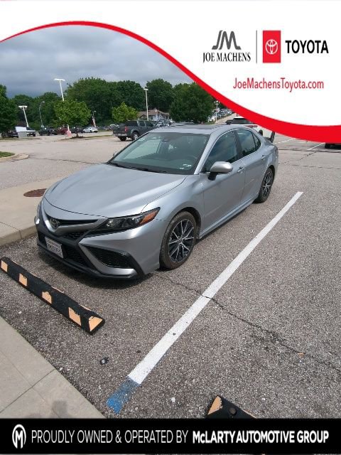 Used 2024 Toyota Camry SE w/ Convenience Package