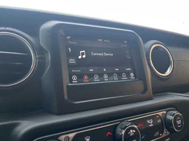 Used 2018 Jeep Wrangler Unlimited Sahara image 23