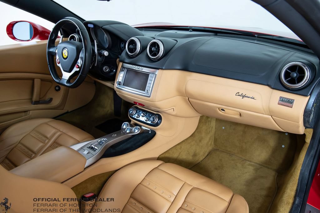 Used 2010 Ferrari California RWD image 19