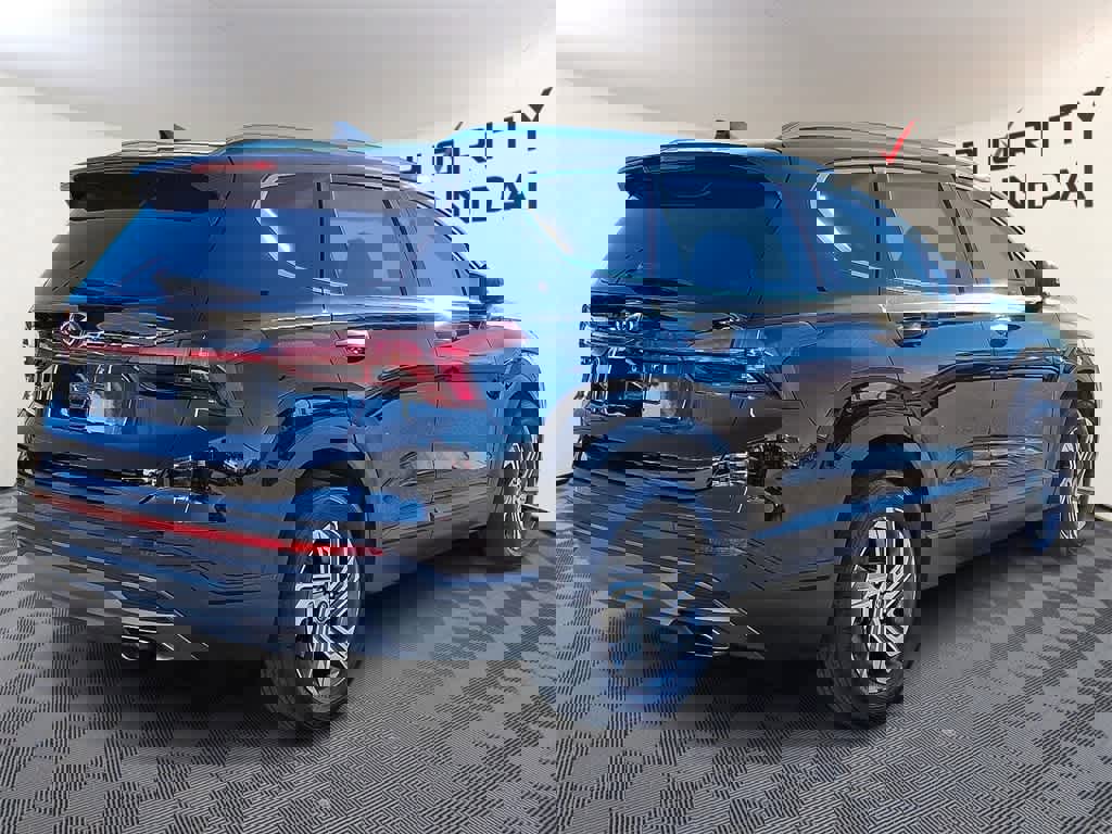 Used 2023 Hyundai Santa Fe SEL image 4