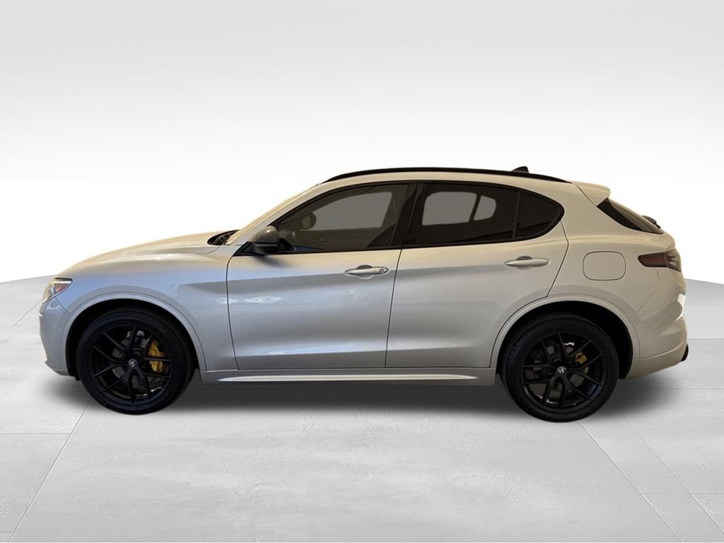 Used 2021 Alfa Romeo Stelvio Ti Sport AWD/4WD image 6