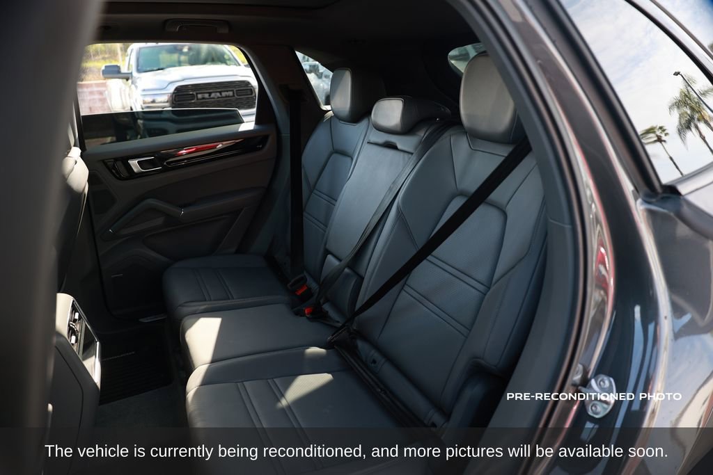 Used 2023 Porsche Cayenne Platinum Edition image 12