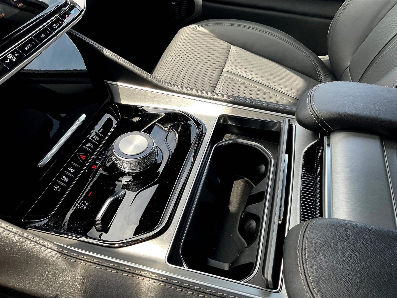 New 2026 Jeep Grand Wagoneer Limited AWD/4WD image 12