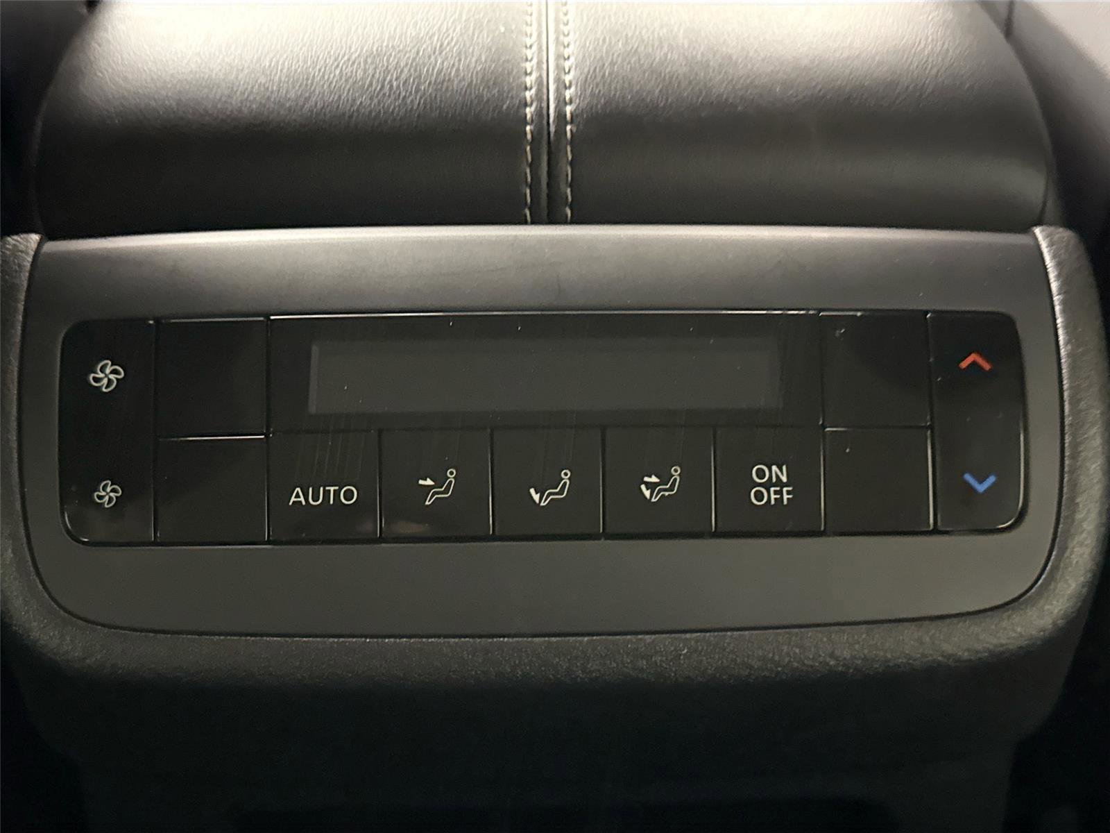 Used 2024 Nissan Pathfinder SL image 51