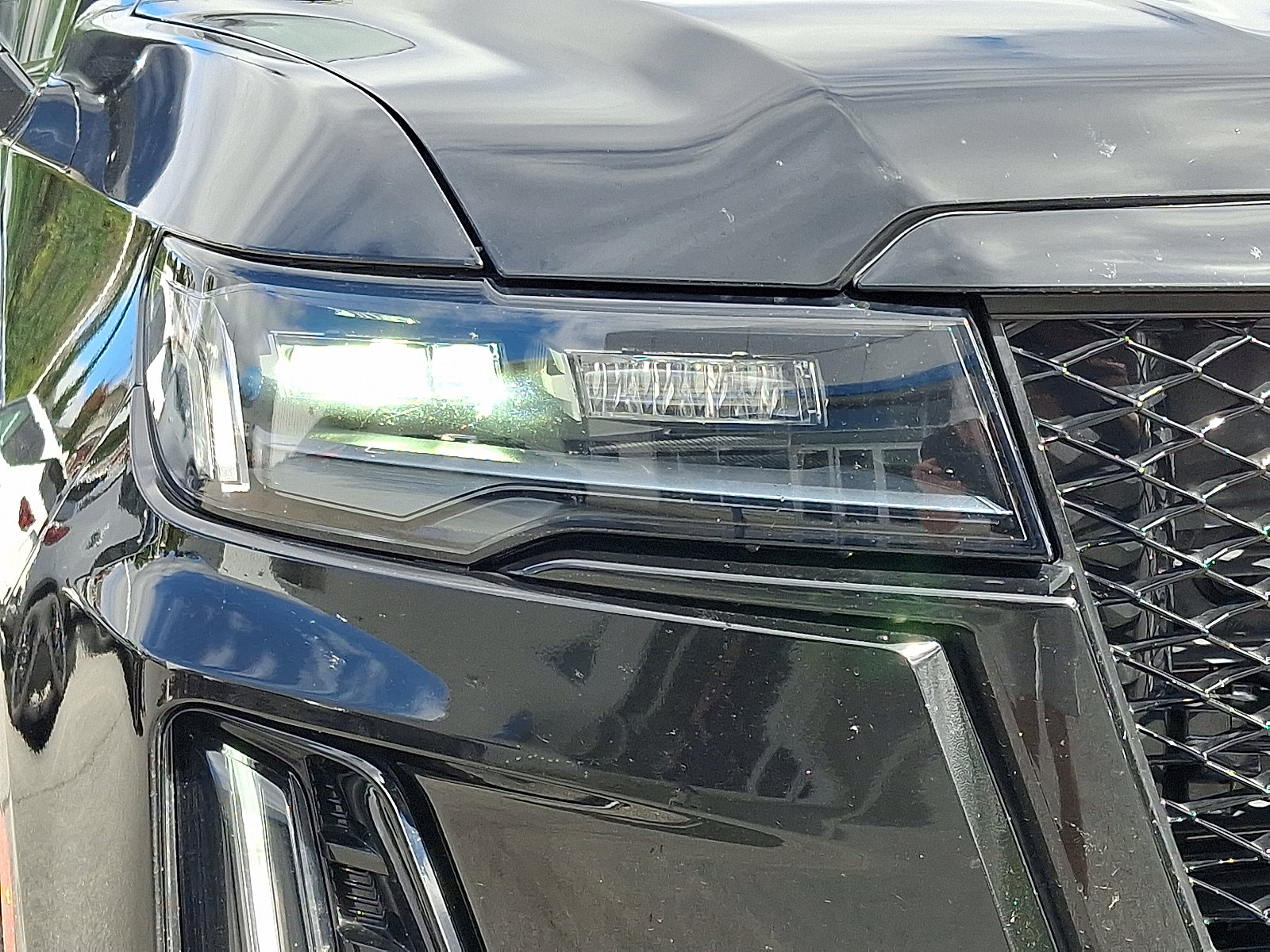 Certified 2024 Cadillac Escalade V AWD/4WD image 10