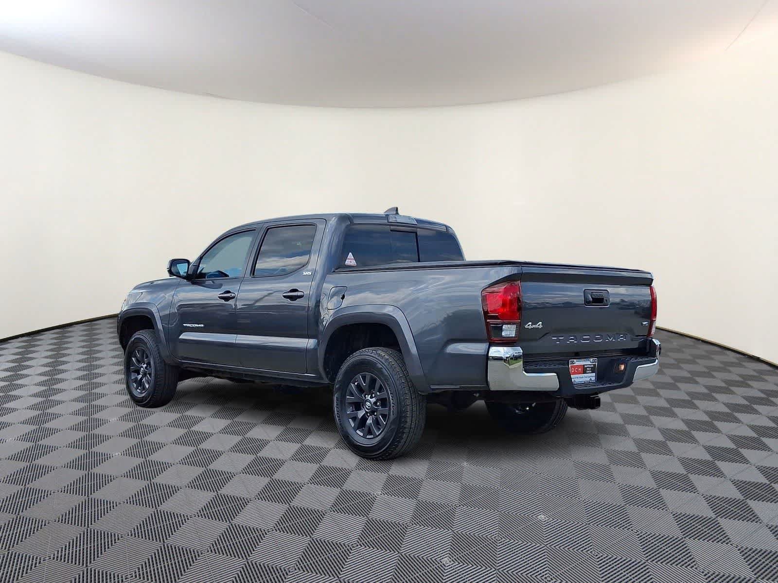 Certified 2021 Toyota Tacoma SR5 AWD/4WD image 7