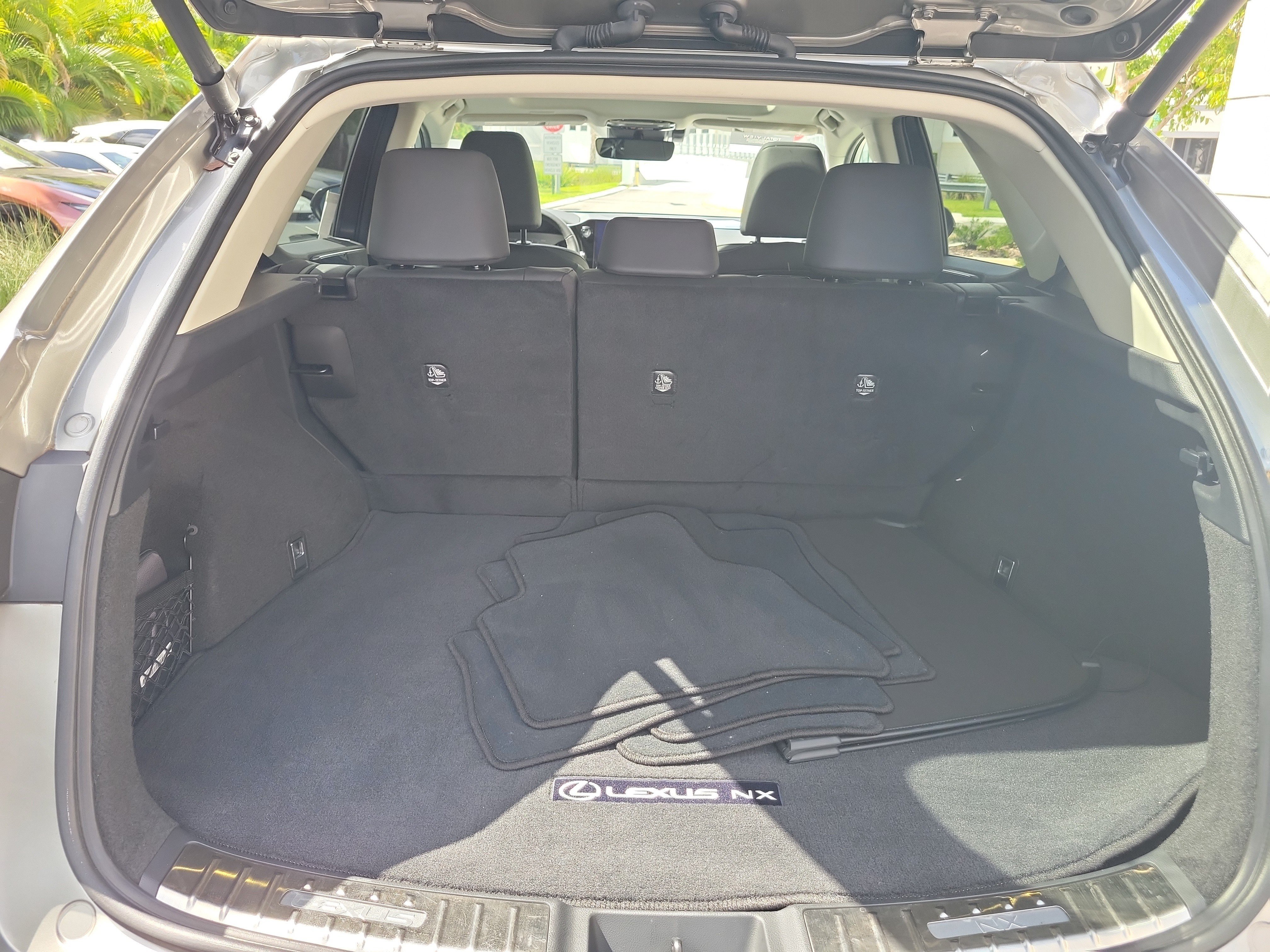 Used 2024 Lexus NX 250 FWD w/ Cold Area Package image 9