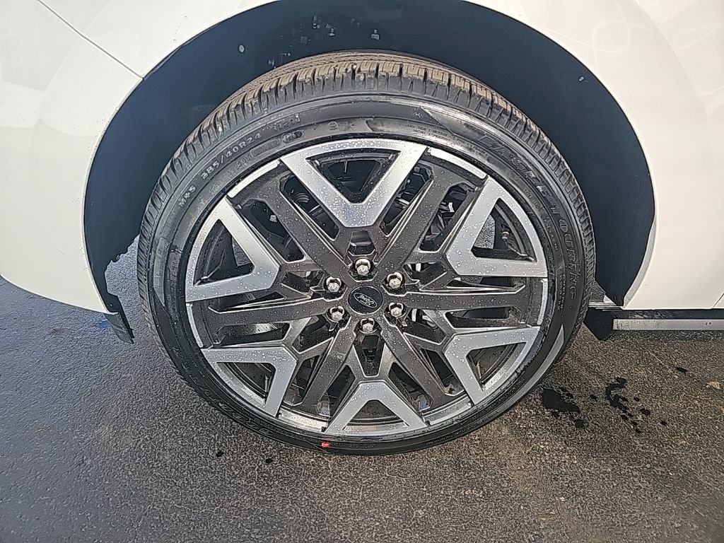 New 2026 Ford Expedition Max Platinum w/ Platinum Ultimate Package AWD/4WD image 8